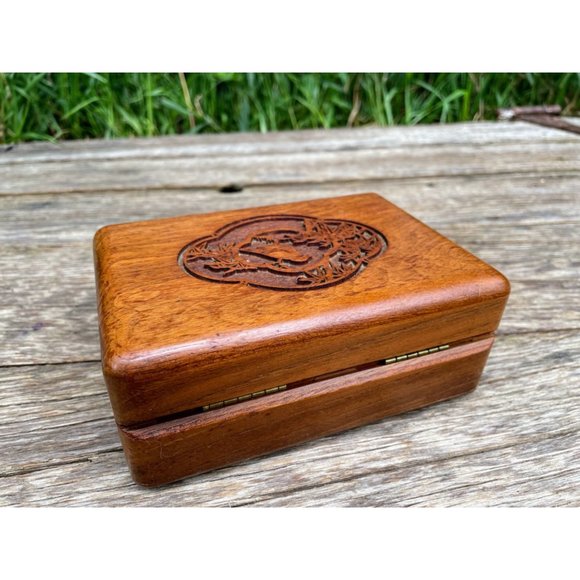 Vintage Small Walnut Wood Jewelry Box Carved Bird on Branch - Picture 8 of 11